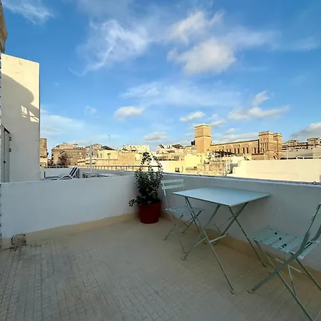 People & Places Hostel Sliema