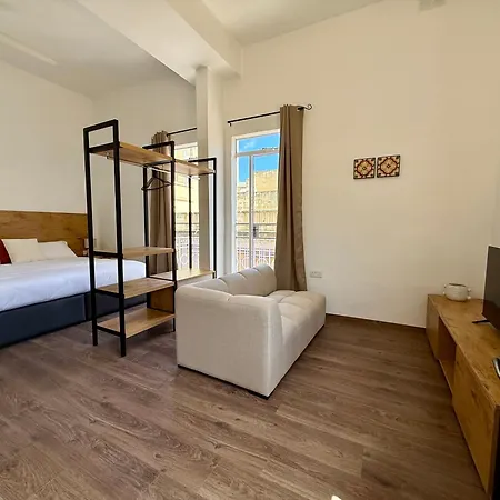 Hostel People & Places