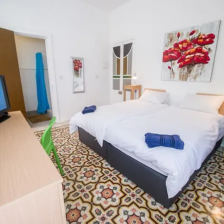 People & Places Hostel Sliema
