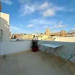 People & Places Hostel Sliema