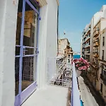 Hostel People & Places Sliema
