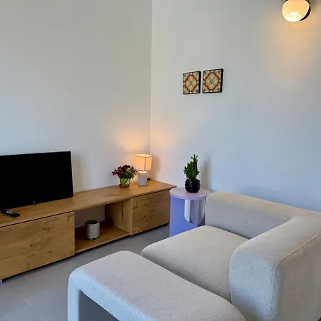 People & Places بيت شباب *