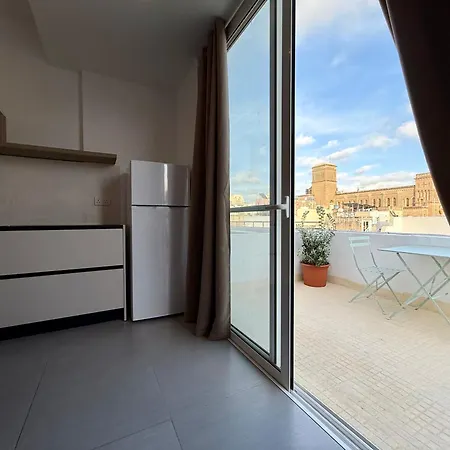 Hostel People & Places