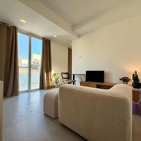 Hostel People & Places Sliema