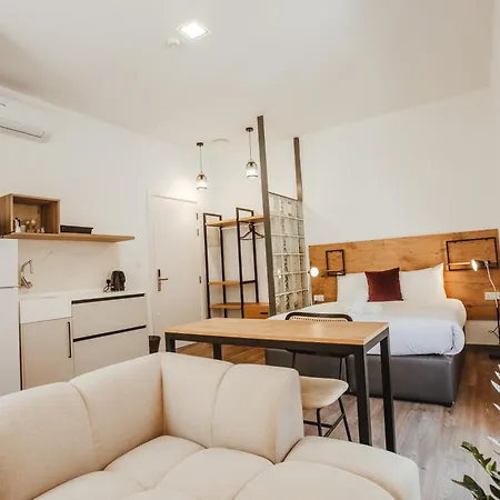 People & Places Hostal Sliema