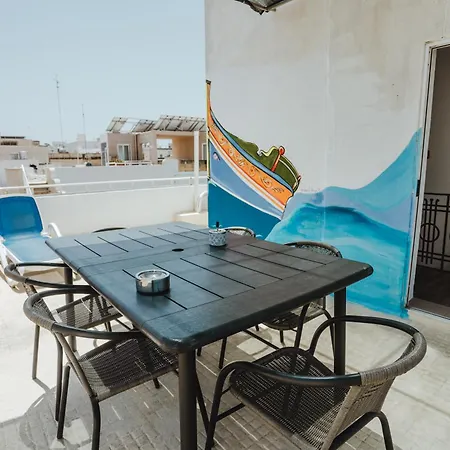 People & Places אכסניה סליאמה