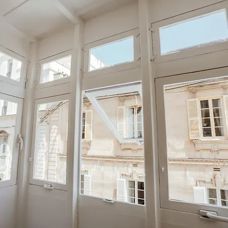 بيت شباب People & Places *