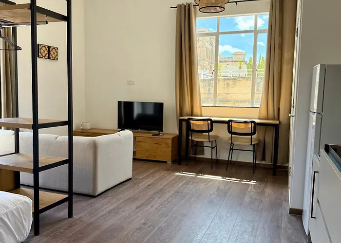 Hostel People & Places