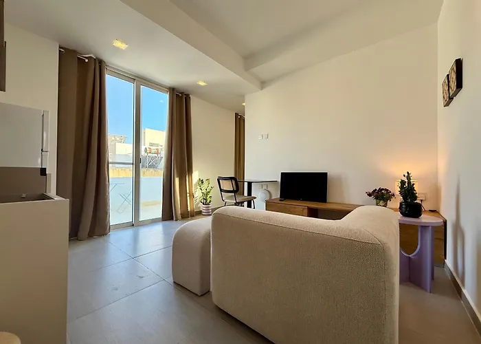 Hostel People & Places Sliema