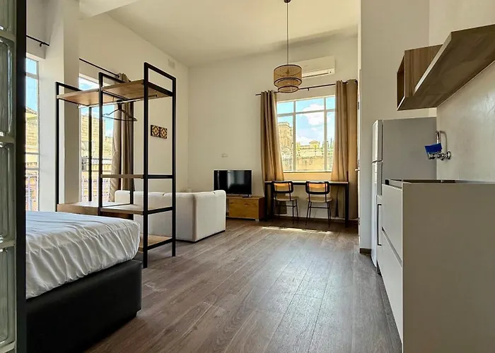 People & Places بيت شباب