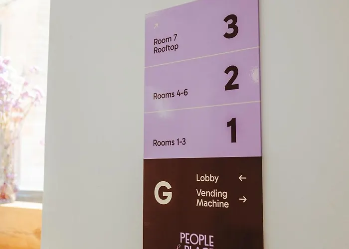 بيت شباب People & Places سليمة