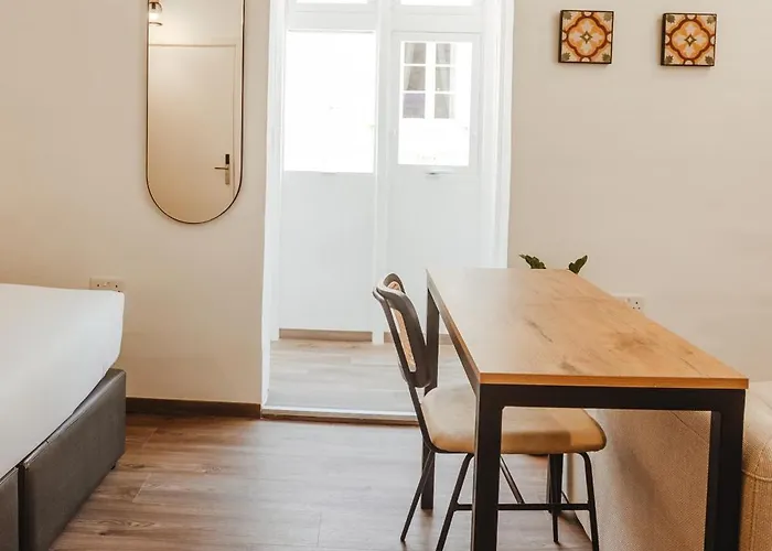 بيت شباب People & Places *