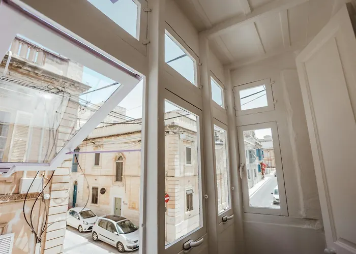 People & Places Sliema