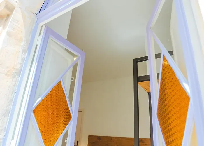 People & Places بيت شباب