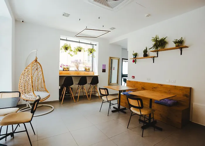 People & Places سليمة