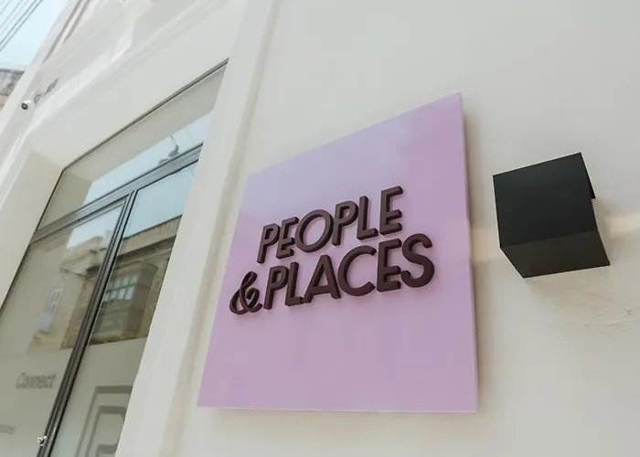 بيت شباب People & Places