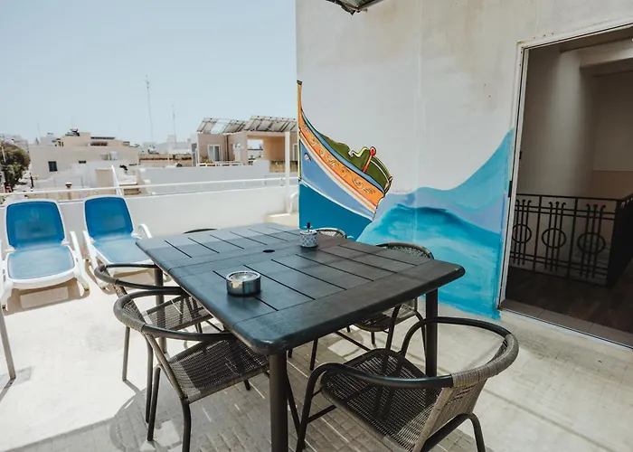 People & Places بيت شباب سليمة