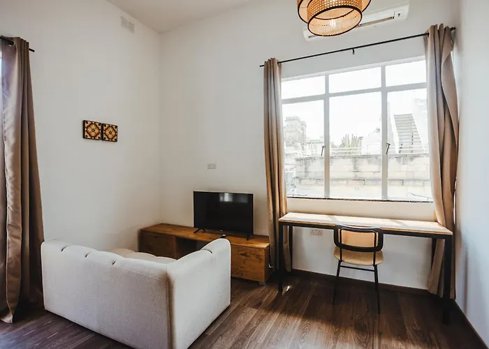 بيت شباب People & Places *