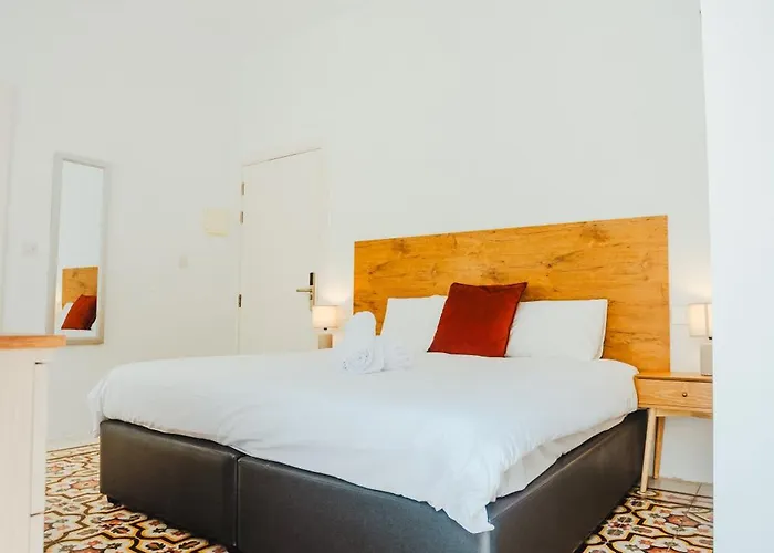 Hostel People & Places