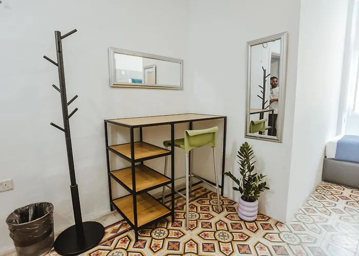 Hostel People & Places Sliema